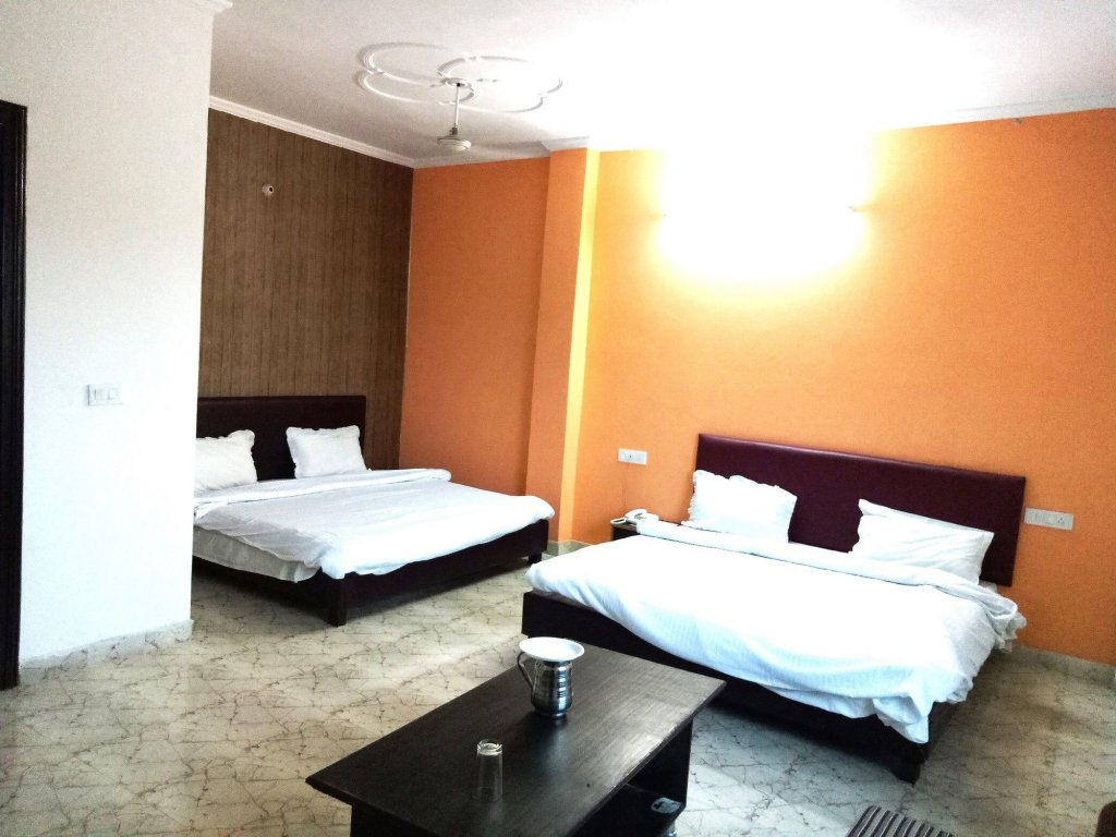 Фото Oyo 14515 Hotel Paras Regency