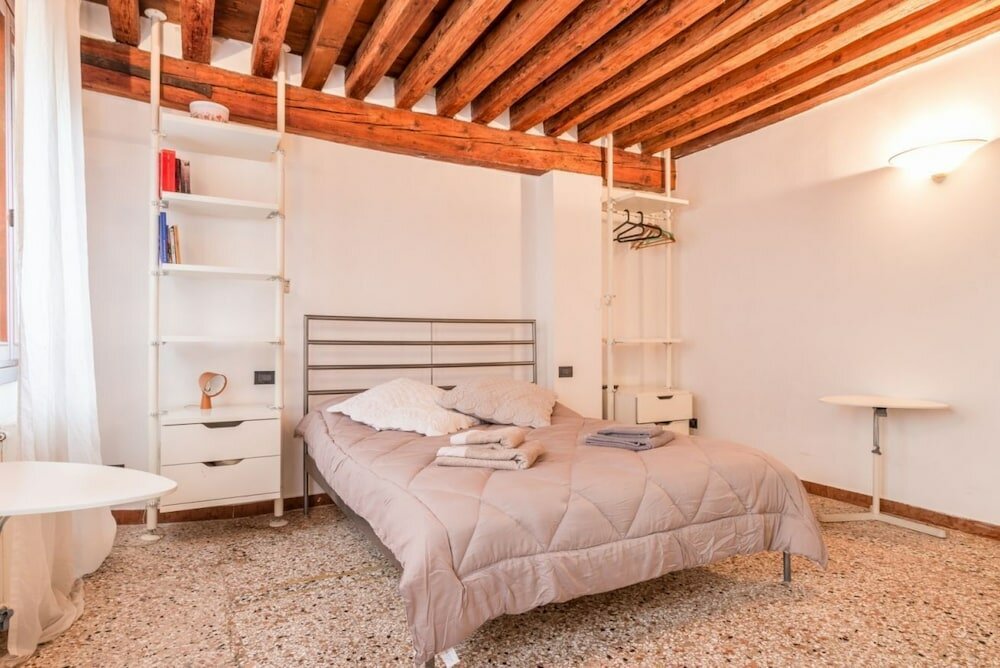 Фото LionHost Ruga Giuffa 4834