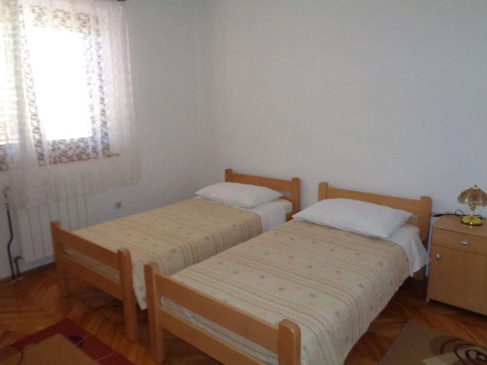 Фото Apartments Ivica - Quiet Street