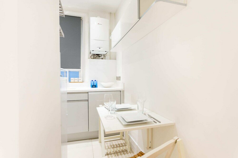 Фото Bright Warwick Chambers Apartment