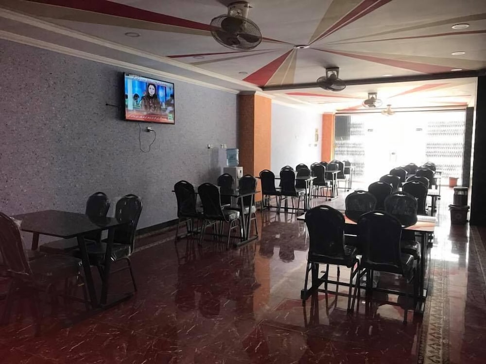 Фото Al Harmain Restaurant