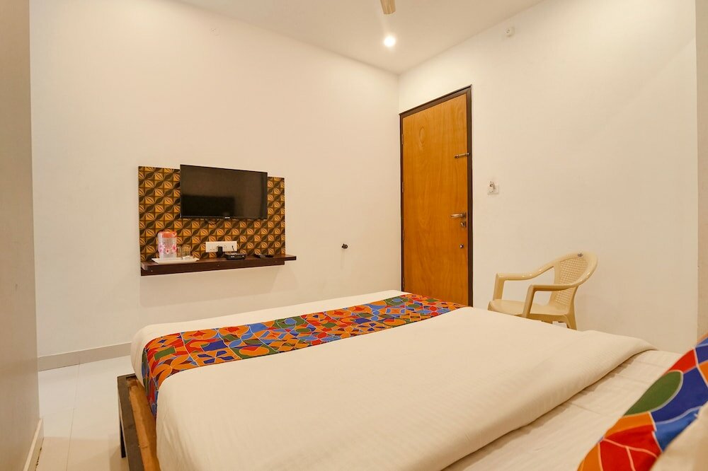 Фото Fabexpress Krishna Suites