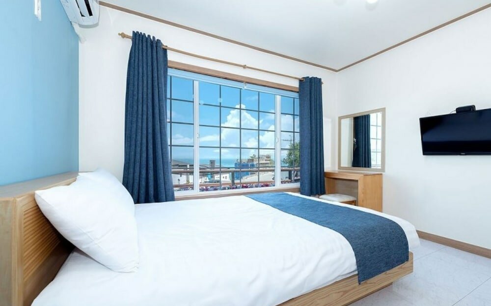 Фото Yeosu Maison Blanche Pension