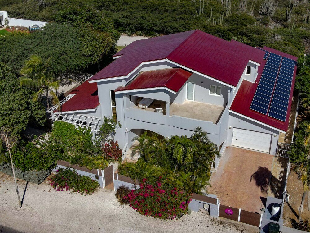 Фото Beach Front Luxury Villa! Boca Catalina Malmok!