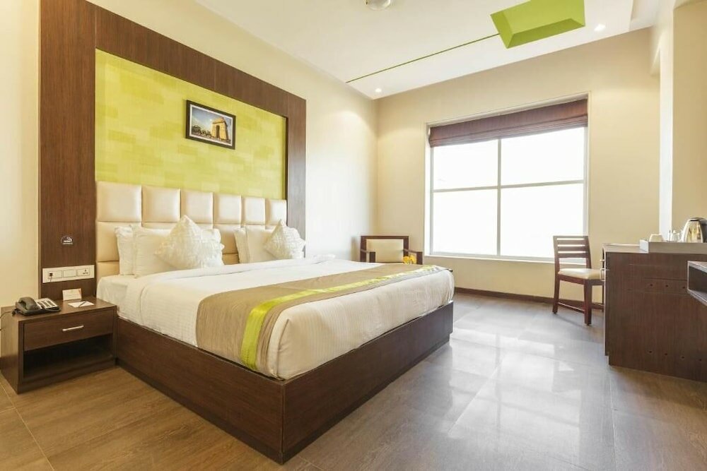 Фото отеля 2