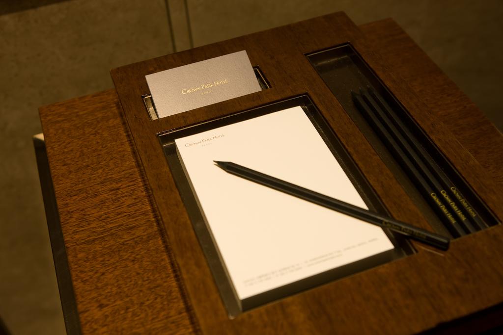 Фото Crown Park Hotel