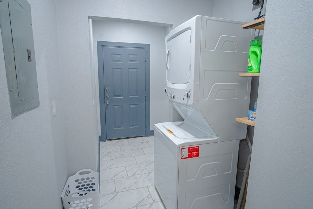 Фото Vibrant Fully Gated 2br/2ba 4 Mins From Downtown