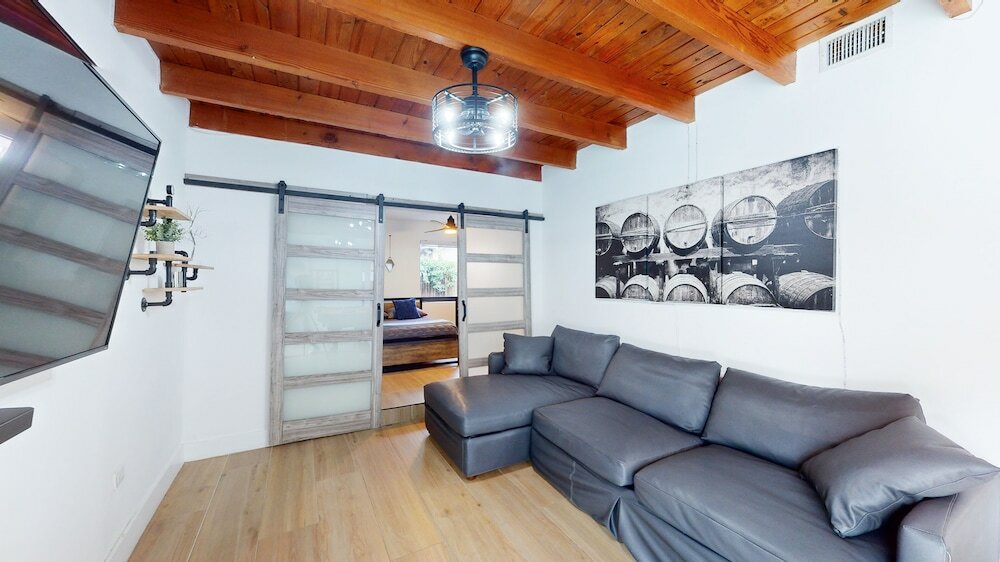 Фото Villa Camila 5br Luxury Home with Pool