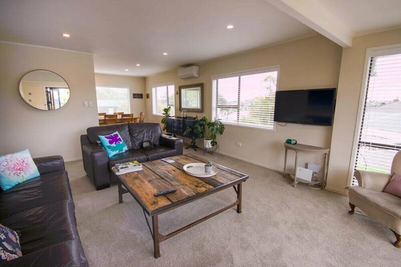 Гостиница Bright 2 Bedroom Home in East Auckland в Окленде