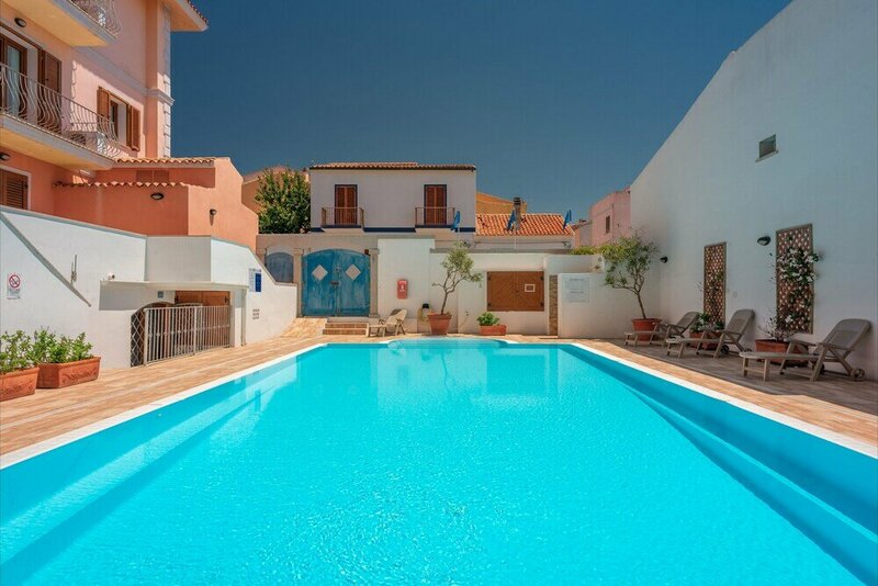 Апартаменты Relaxing Cristal Blu Studio Sleeps 4 Num1494