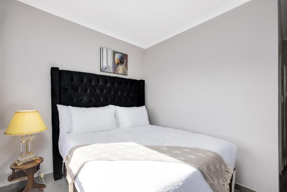 Фото Eazy Apartment by Mall of Africa