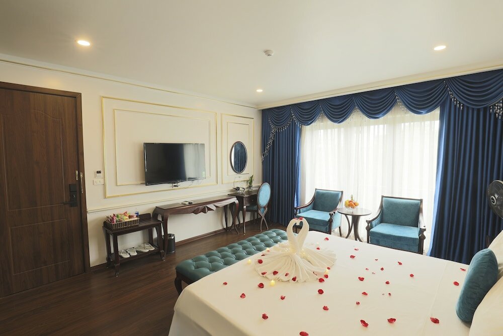 Фото Royal Văn Phú Hotel