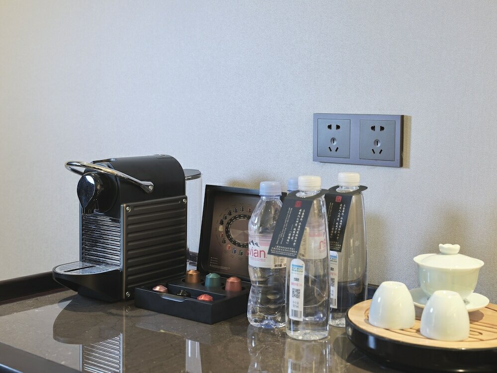 Фото San Po Hotel