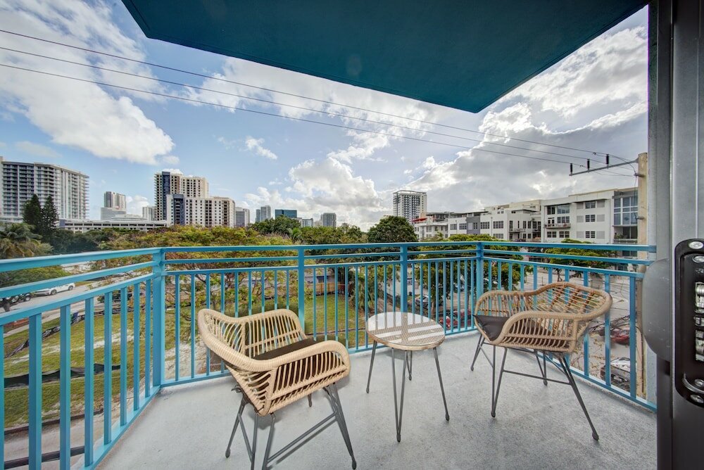 Фото Motif by Moderno