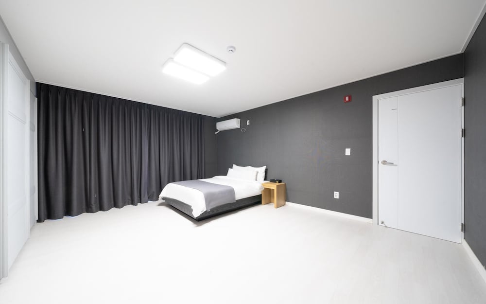 Фото Yeosu Hotel Zava