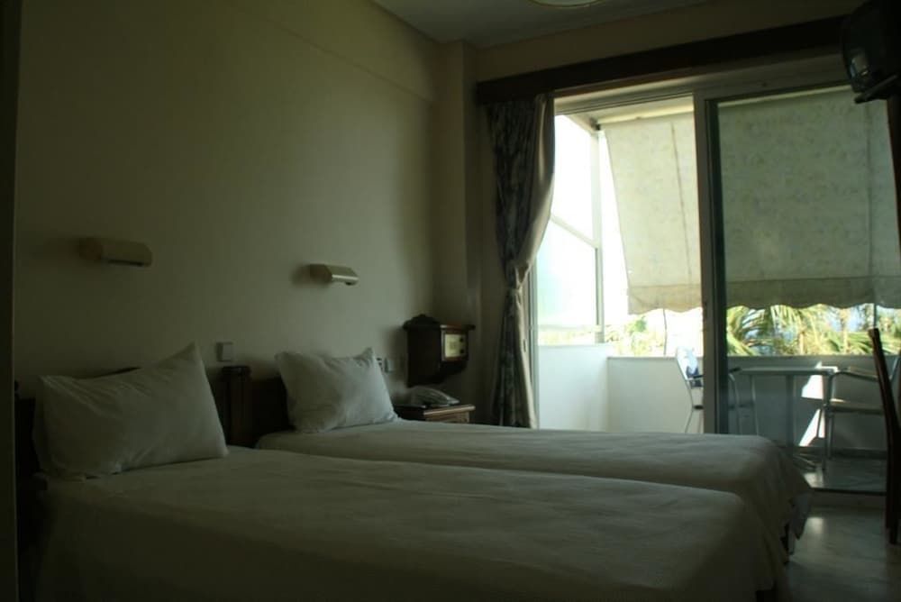 Фото Batis Hotel