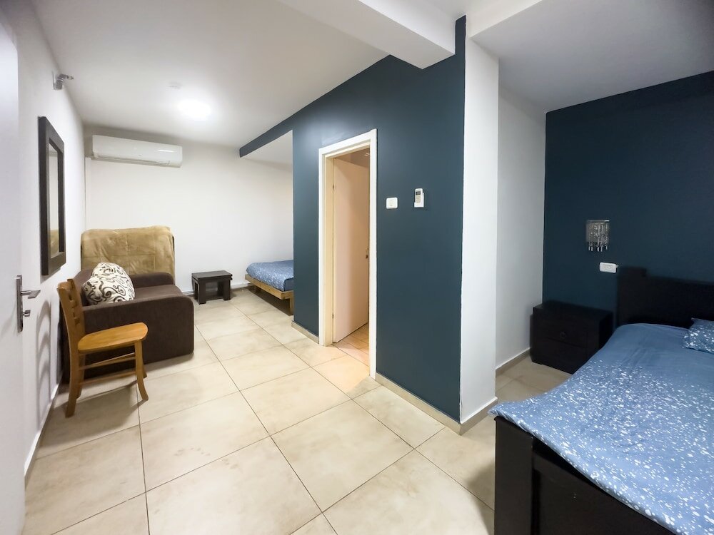 Фото Laguardia Hotel