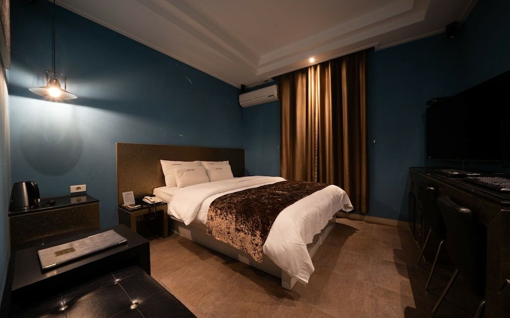 Фото 33555716610