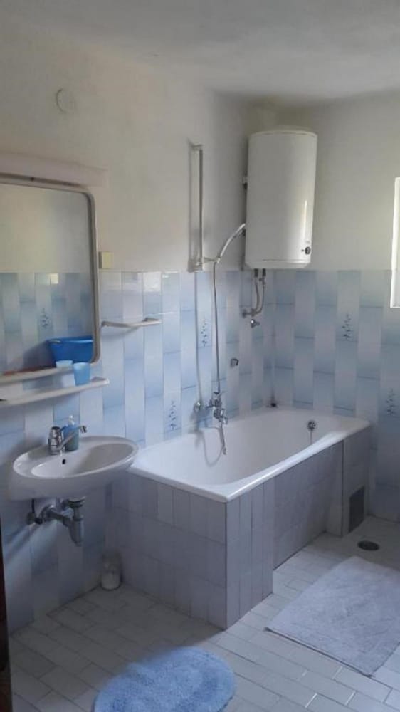 Фото Nina - Free Private Parking - A3