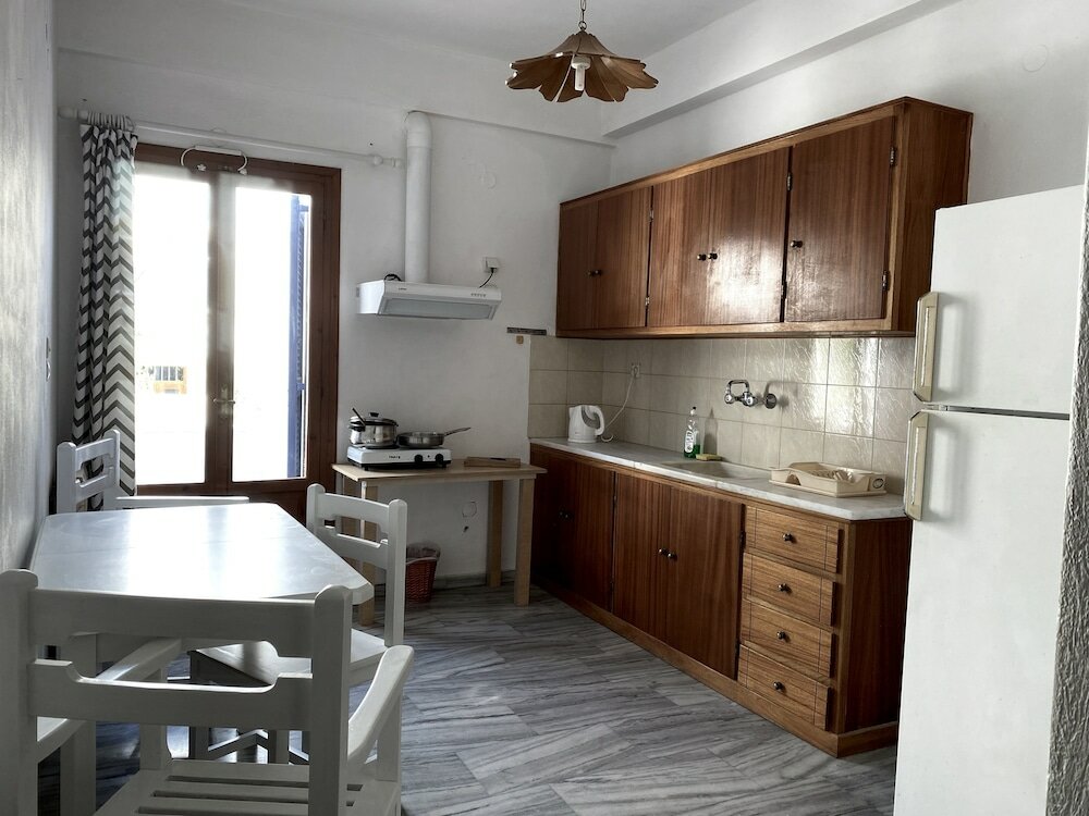 Фото Helliniko Studios - Adults Only