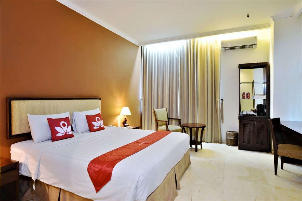 Фото Zen Premium Near Grand Indonesia Mall