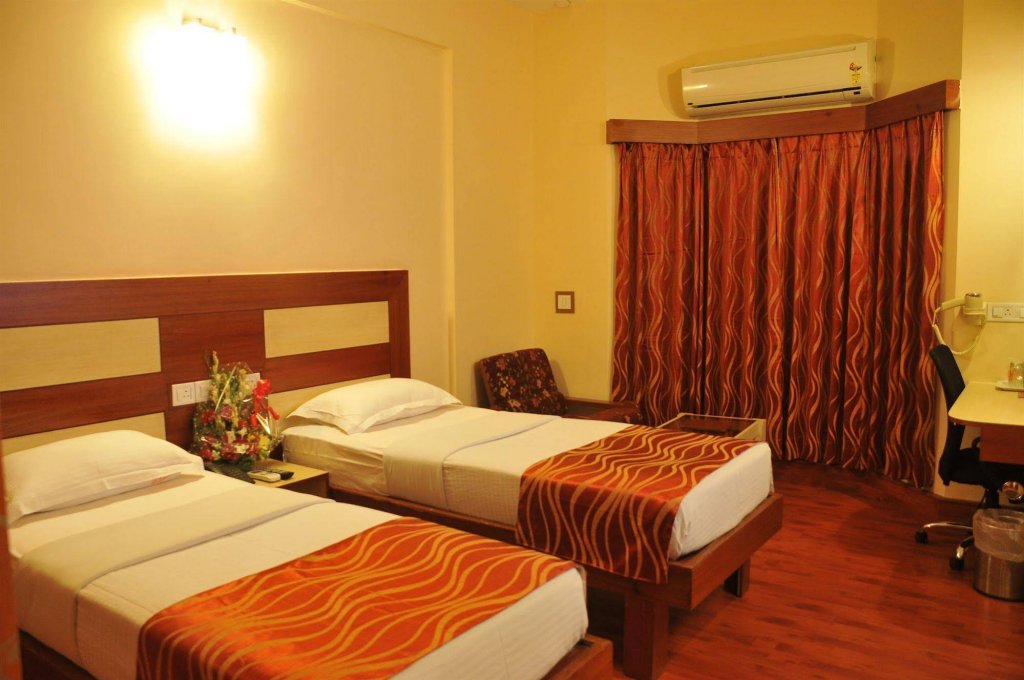 Фото Hotel Bangalore Gate