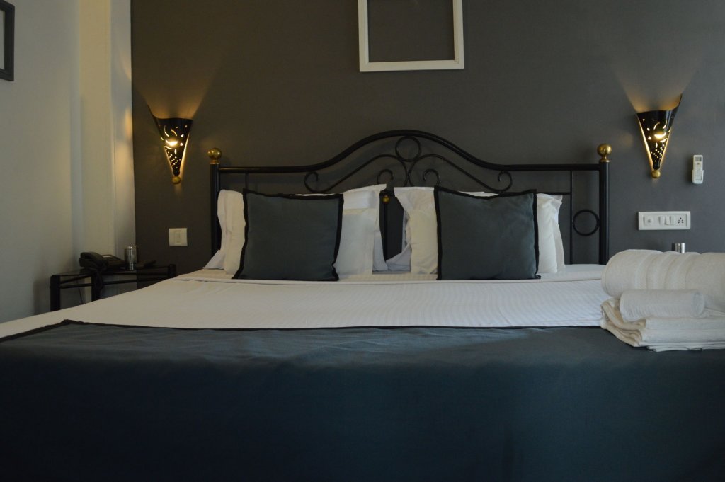 Фото The Red Pier by Downtown Udaipur