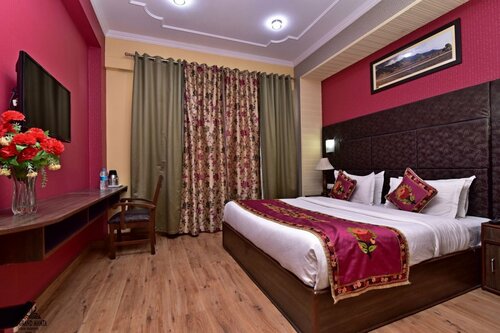 Гостиница Hotel The Grand Mamta в Сринагаре
