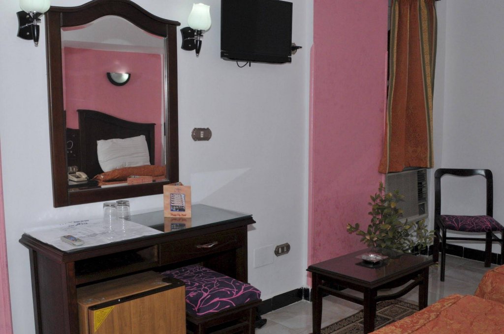 Фото Happy City Hotel