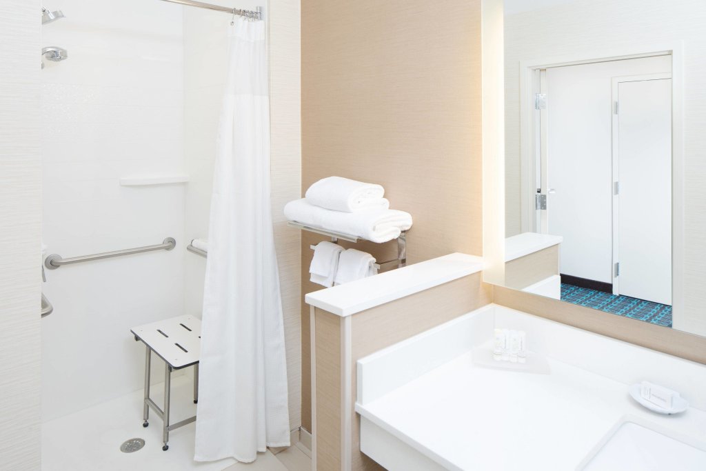 Фото Fairfield Inn & Suites Savannah Downtown/Historic District