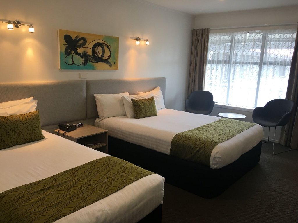 Фото The Surrey Hotel