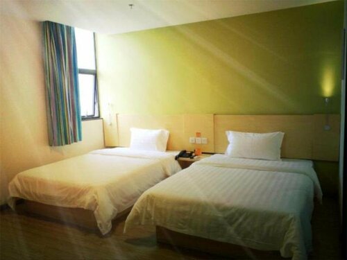 Гостиница 7 Days Inn Shenzhen Baoan Shiyan Branch в Шэньчжэне
