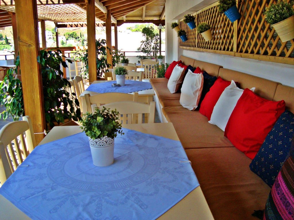 Фото Grikos Hotel