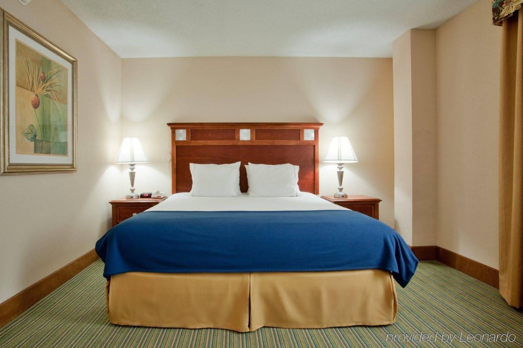 Фото Holiday Inn Express Richmond Downtown, an Ihg Hotel