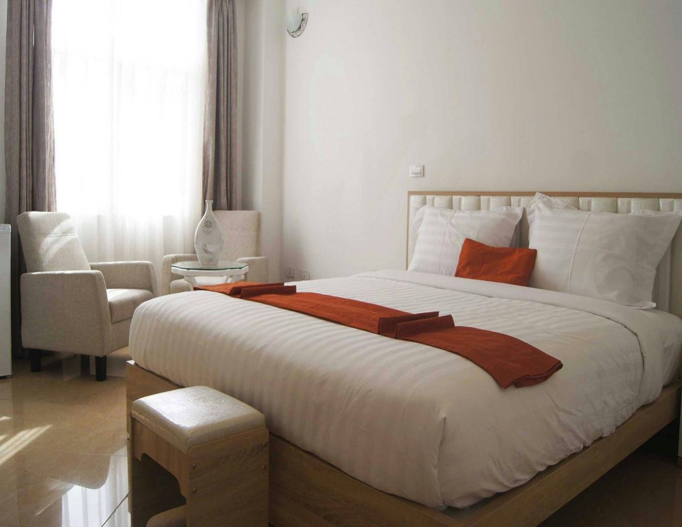 Фото White House Addis Hotel