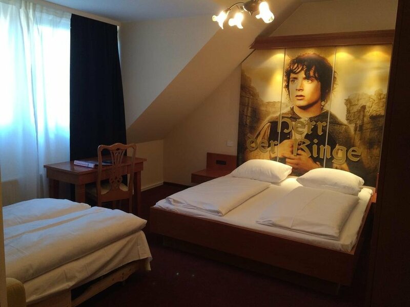 Гостиница CineHotel Maroni в Цирндорфе