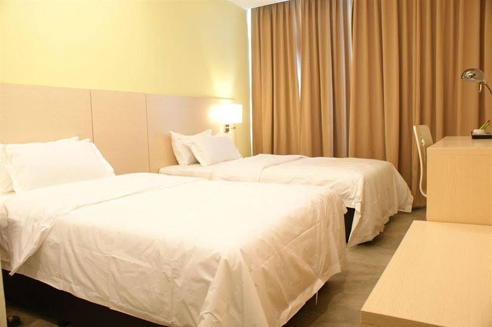 Фото Super 8 Hotel @ Georgetown