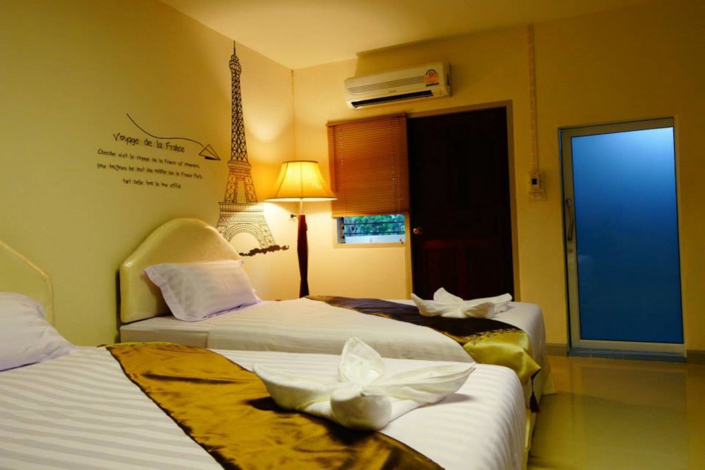 Фото отеля 2