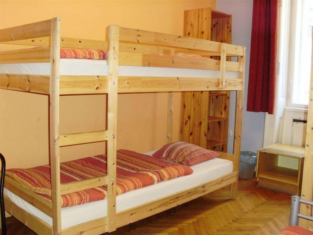 Фото All-Central Hostel