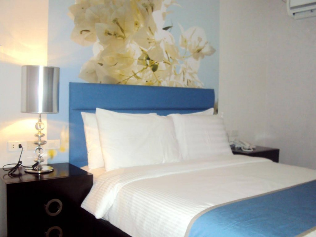 Фото Queen Margarette Hotel - Downtown