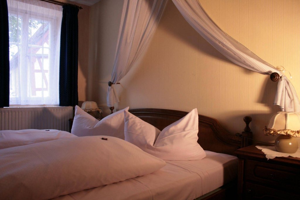 Фото Hotel Schwarzer Adler