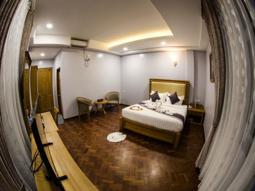 Фото отеля 2