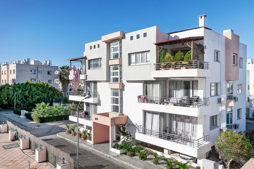 Гостиница Rix Apartments в Кирении