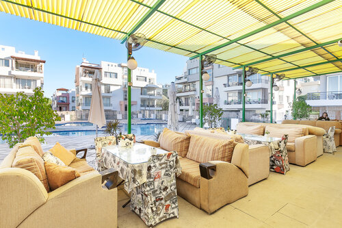 Гостиница Rix Apartments в Кирении