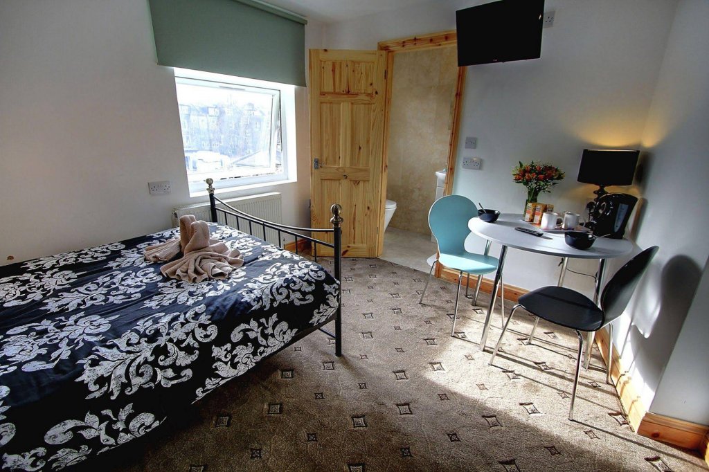 Фото Beaconsfield Hotel