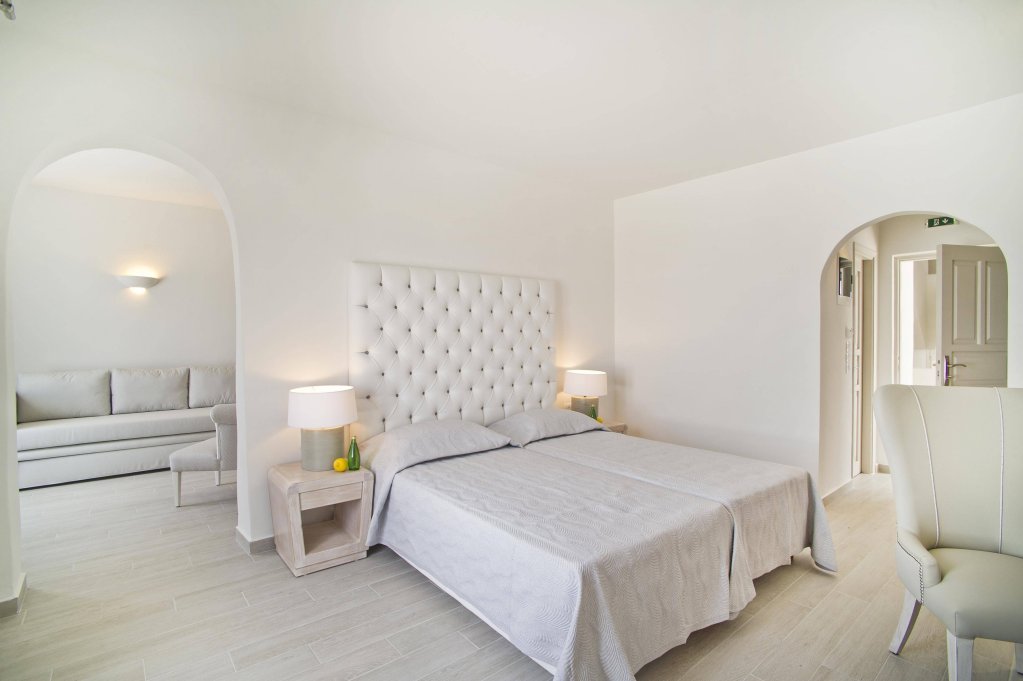 Фото Santorini Palace