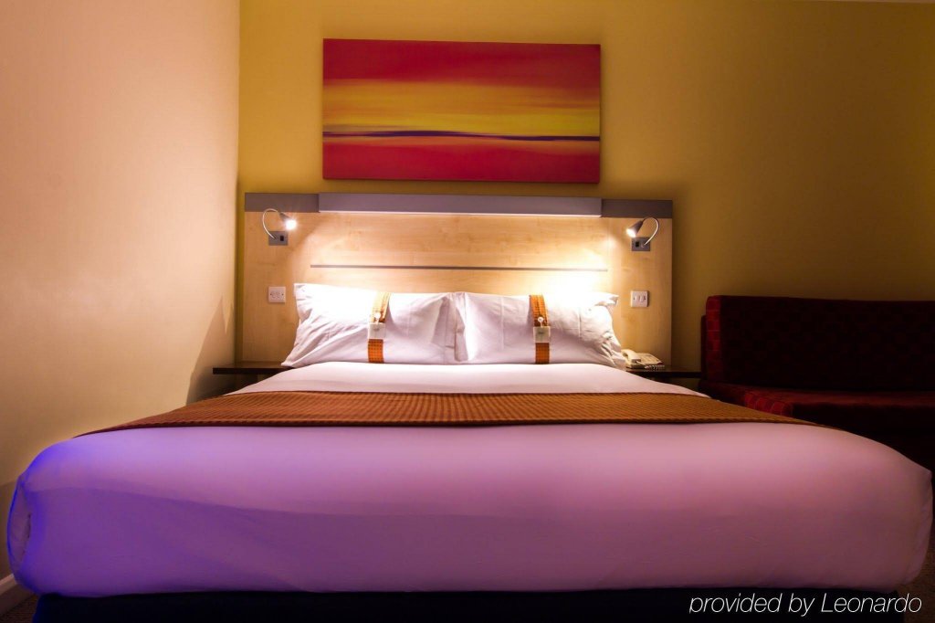 Фото Holiday Inn Express London-Watford Junction, an Ihg Hotel