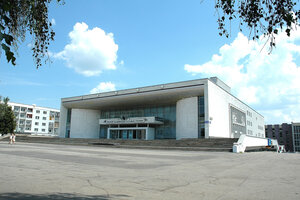 Orlovsky gosudarstvenny akademichesky teatr imeni I. S. Turgeneva (Oryol, ploshchad Lenina, 2), theatre