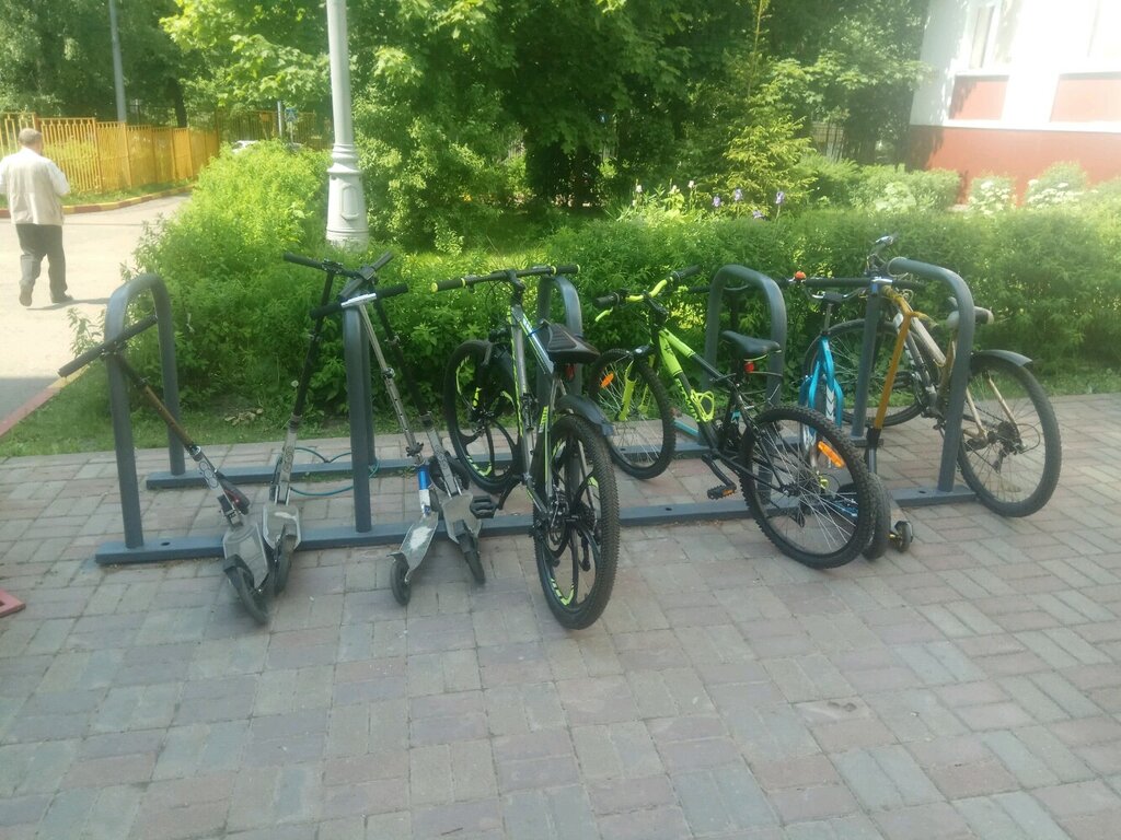 Bicycle parking Velosipednaya parkovka № 37021 Shkola № 290, Moscow, photo