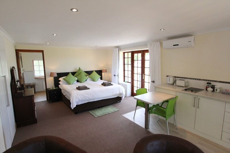 Гостиница Acara Guest Cottages